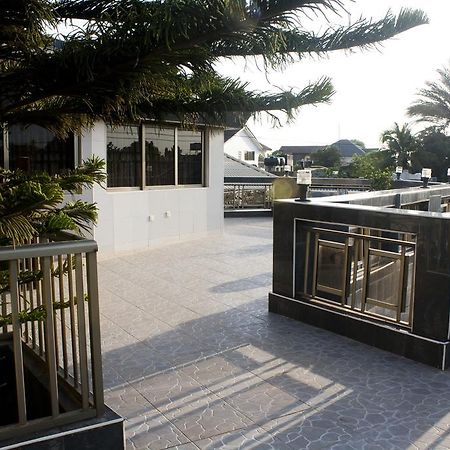Eastgate Hotel Acra Exterior foto