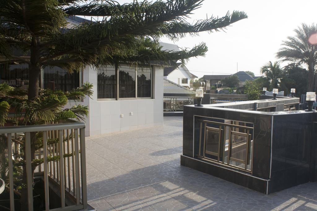 Eastgate Hotel Acra Exterior foto