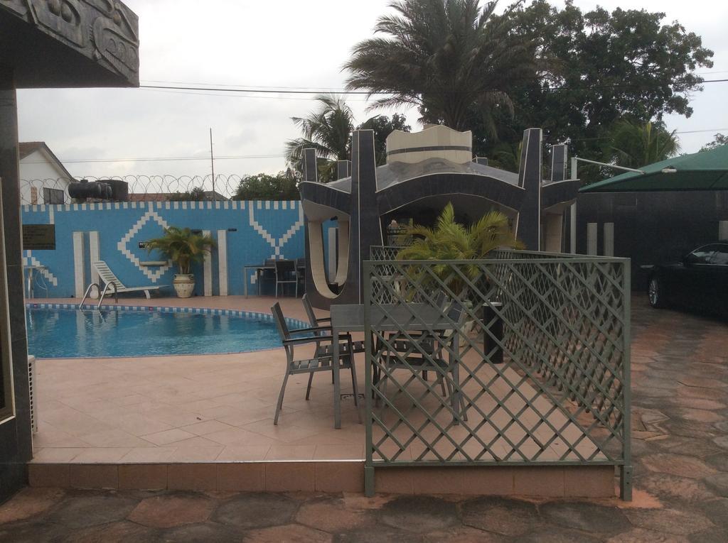 Eastgate Hotel Acra Exterior foto