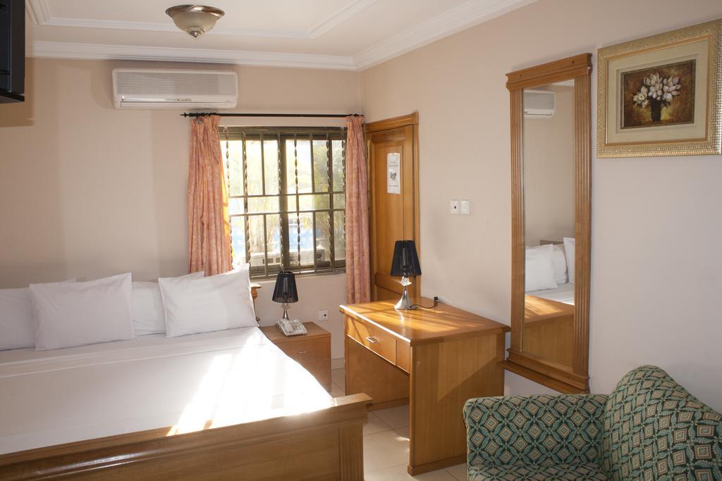 Eastgate Hotel Acra Exterior foto