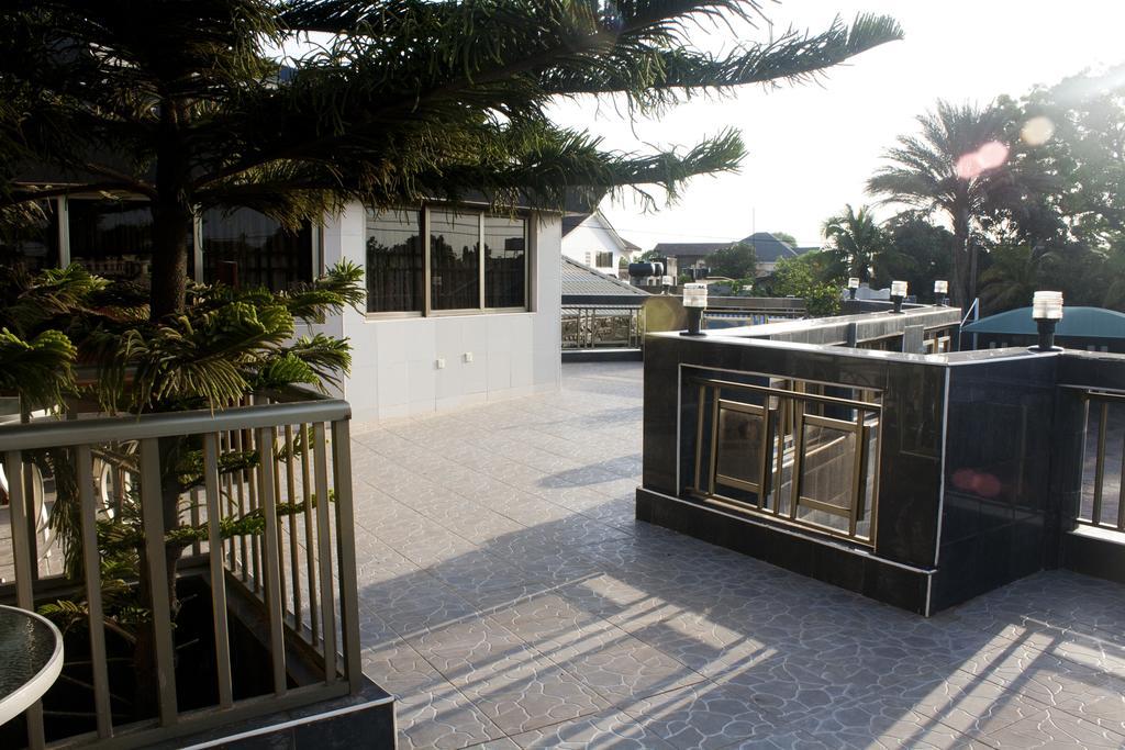 Eastgate Hotel Acra Exterior foto